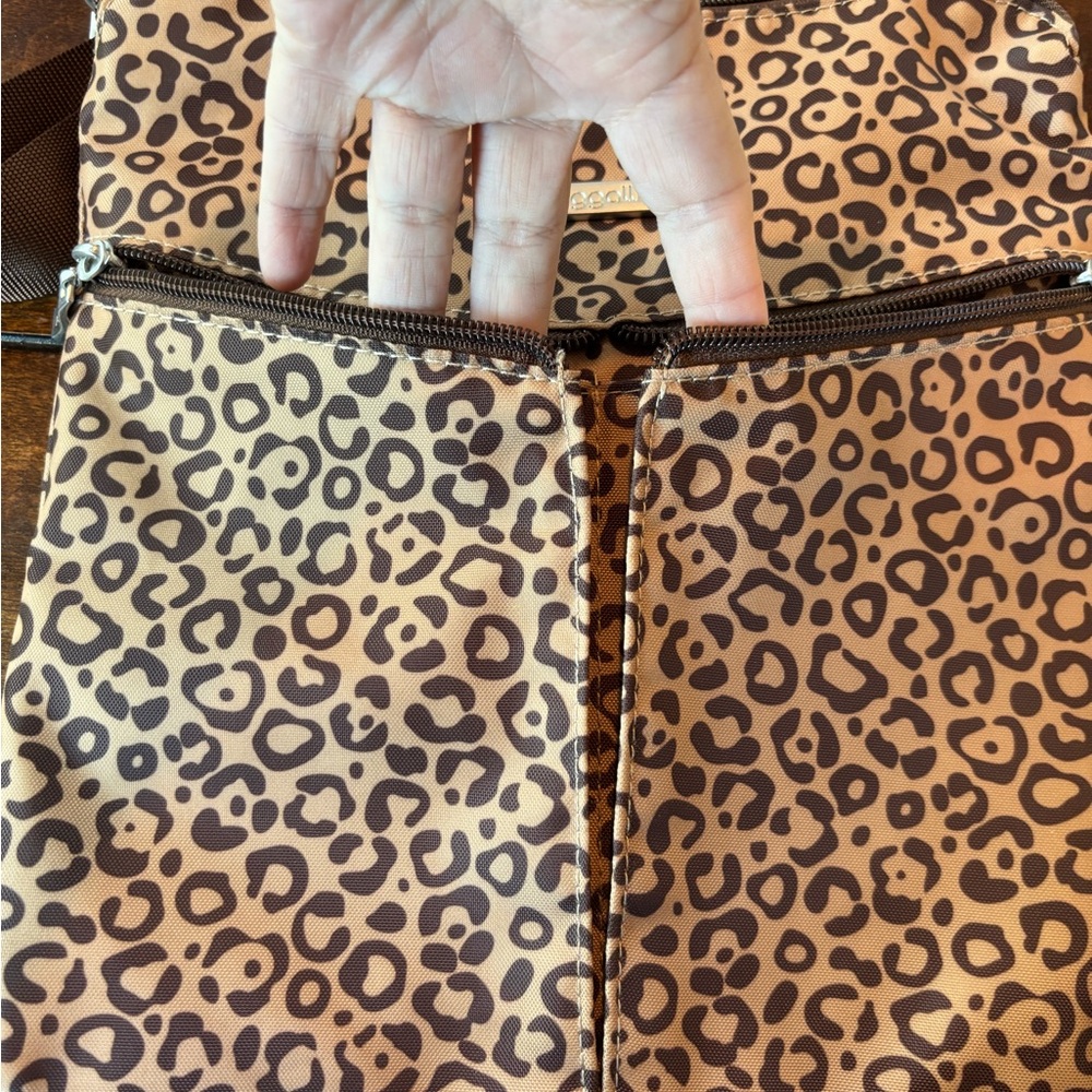 Baggallini Leopard Print Crossbody Bag + Matching Pouch Set - Picture 7 of 10